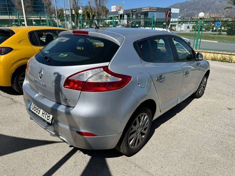 Usado Renault Mégane III Bose Edition 110 CV (80 kW) 2014 Plateado Utilitario