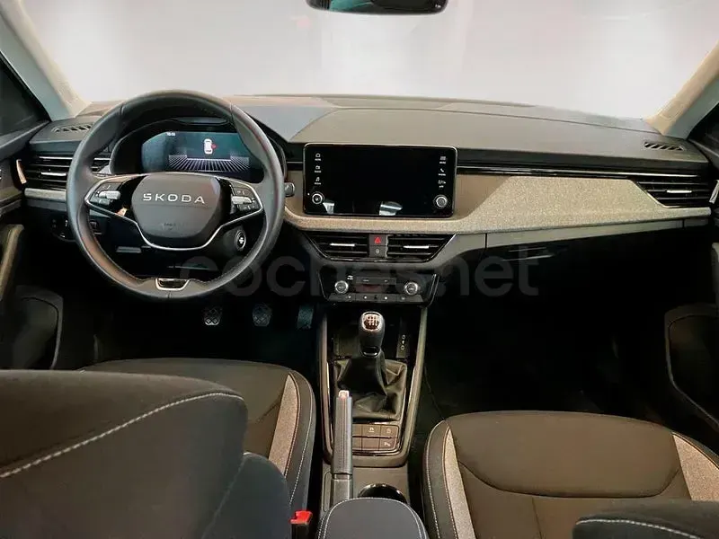 Usado Skoda Kamiq Selection 115 CV (84 kW) 2025 Azul SUV