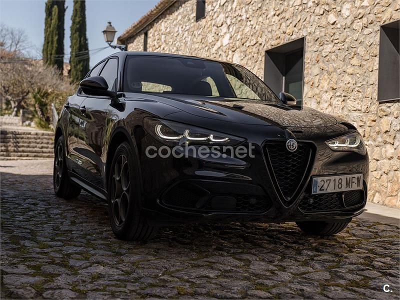 Usado Alfa Romeo Stelvio Sprint 160 CV (117 kW) 2023 Negro SUV