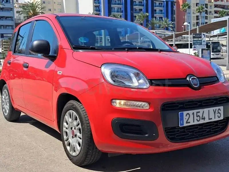 Usado Fiat Panda Cross Cross 70 CV (51 kW) 2022 Rojo Utilitario