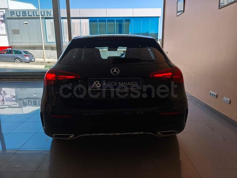 Usado Mercedes A180 116 CV (85 kW) 2023 Negro Berlina