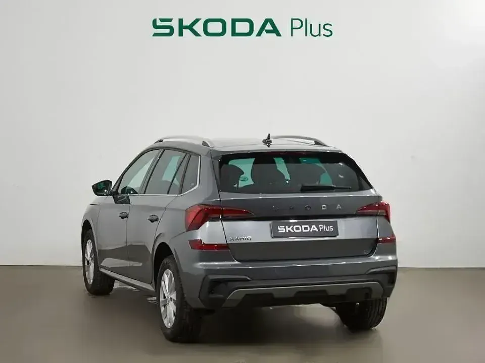 Usado Skoda Kamiq Selection 116 CV (85 kW) 2025 Gris SUV
