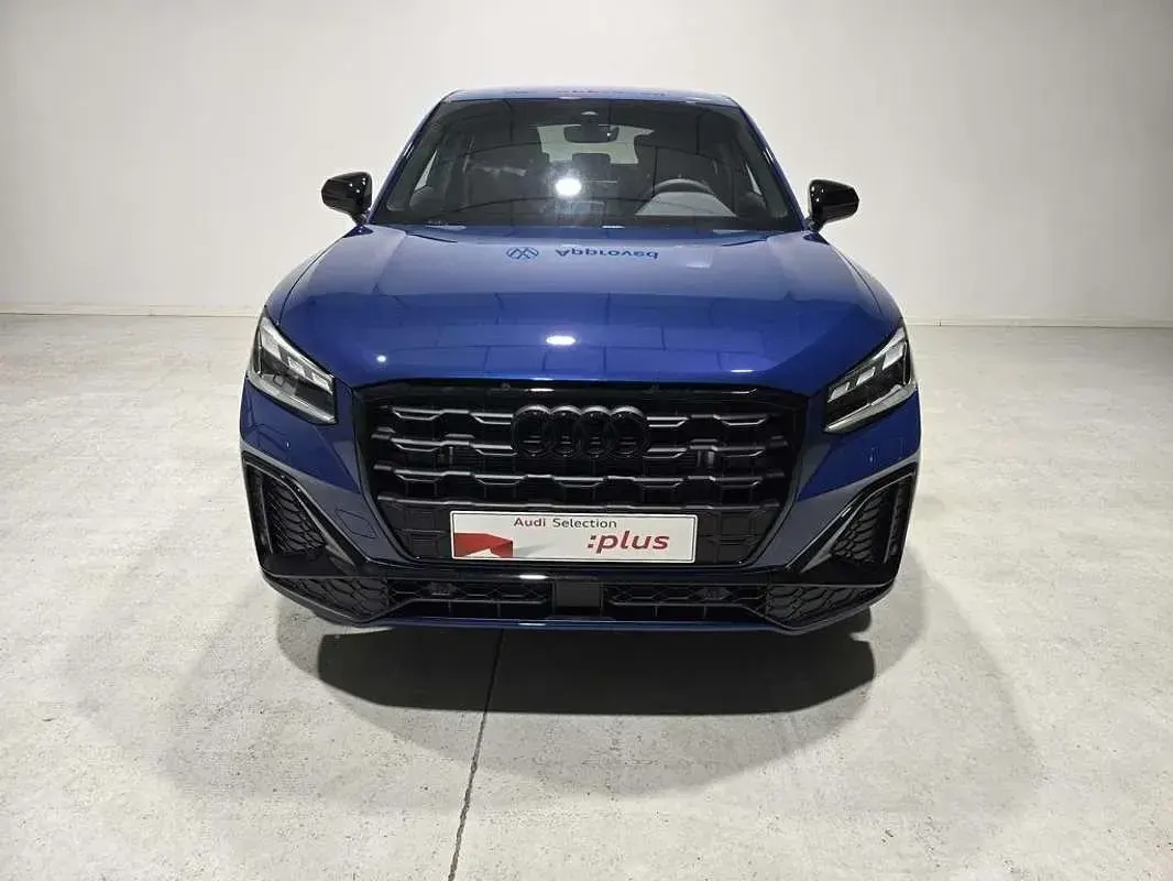 Usado Audi Q2 Black Edition 150 CV (110 kW) 2026 Azul SUV
