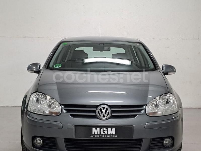Gris / plata Usado 2006 VW Golf V Highline Berlina | 7990 € (Un poco caro) - Imagen 1/4