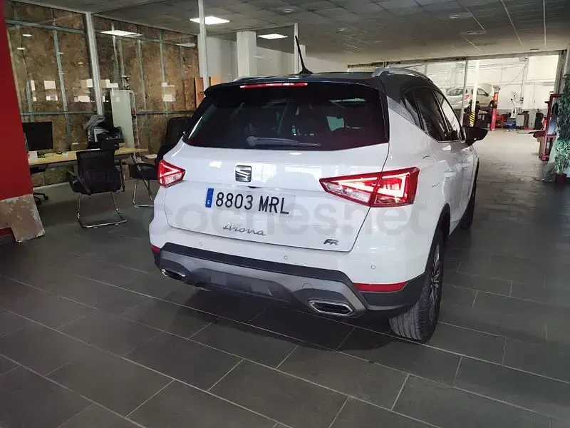 Usado Seat Arona FR 115 CV (84 kW) 2024 Blanco SUV
