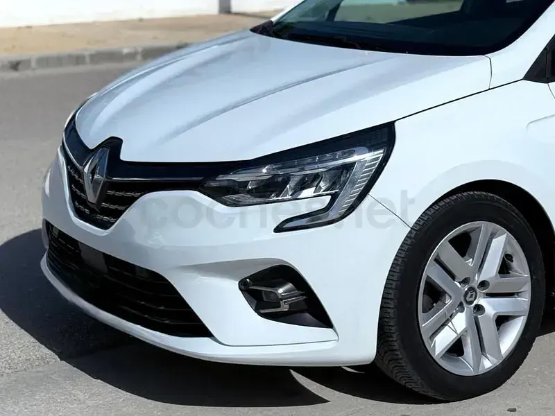 Usado Renault Clio V Zen 85 CV (62 kW) 2020 Blanco Berlina