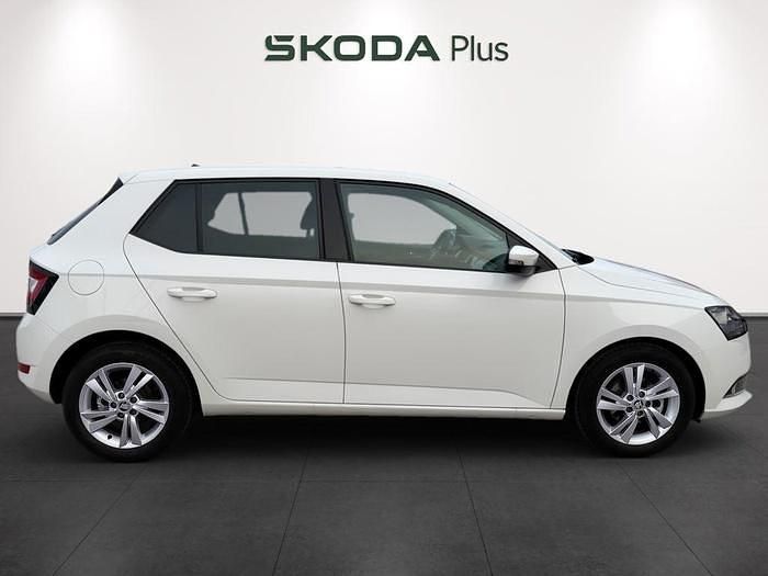 Usado Skoda Fabia Ambition 95 CV (69 kW) 2021 Blanco Berlina