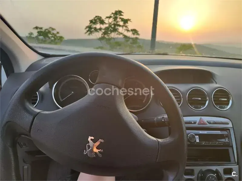 Usado Peugeot 308 SW 90 CV (66 kW) 2009 Blanco Familiar