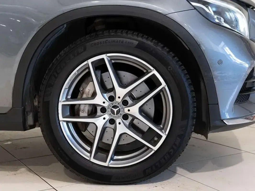 Usado Mercedes GLC220 170 CV (125 kW) 2018 Gris SUV