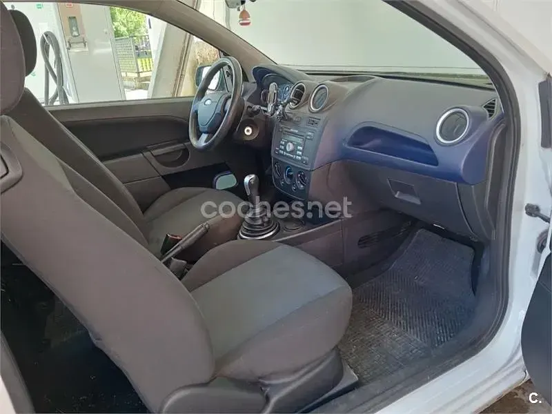 Usado Ford Fiesta Trend 90 CV (66 kW) 2007 Blanco Utilitario