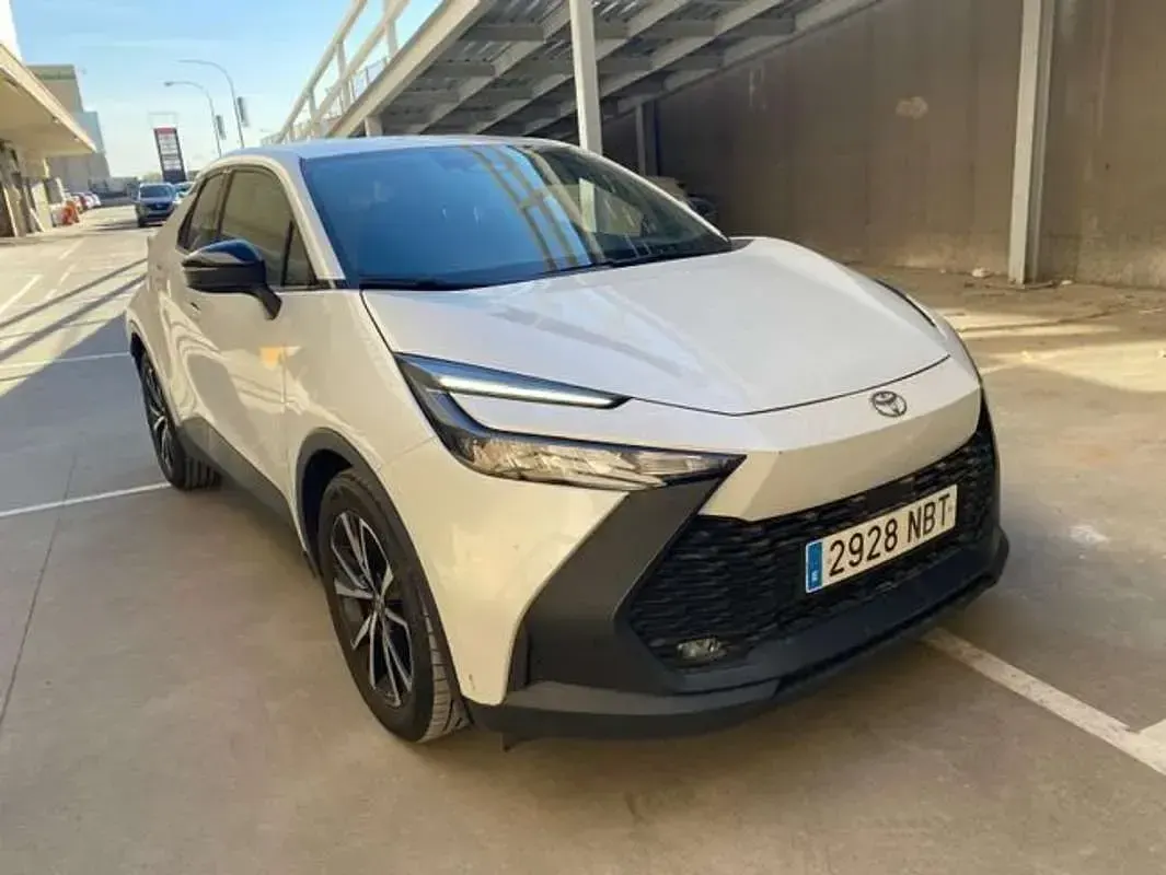 Usado Toyota C-HR Advance 141 CV (103 kW) 2025 Blanco SUV