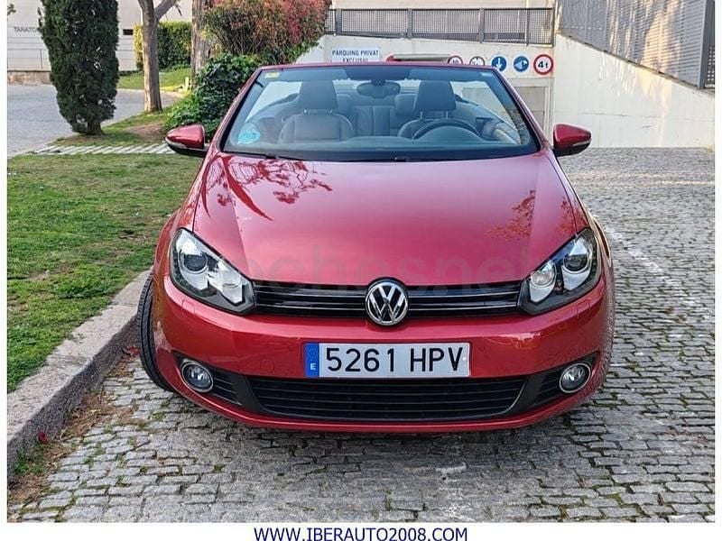 Usado VW Golf Cabriolet 122 CV (89 kW) 2013 Granate Descapotable