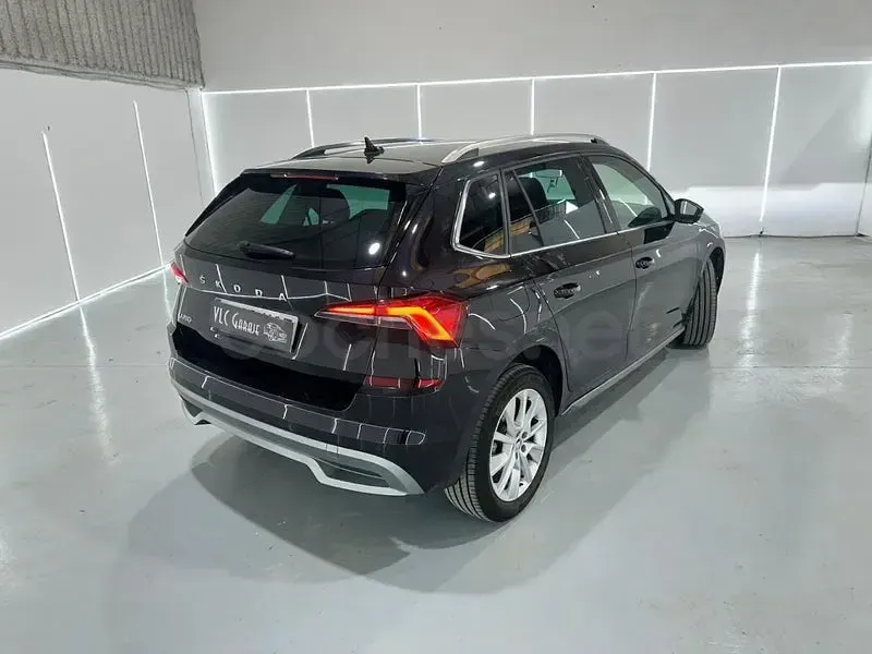 Usado Skoda Kamiq Style 150 CV (110 kW) 2023 Negro SUV