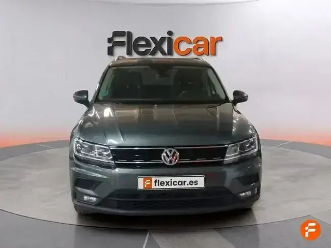 Usado VW Tiguan Edition 125 CV (91 kW) 2018 Gris SUV