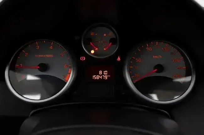 Usado Peugeot 207 75 CV (55 kW) 2007 Naranja Berlina