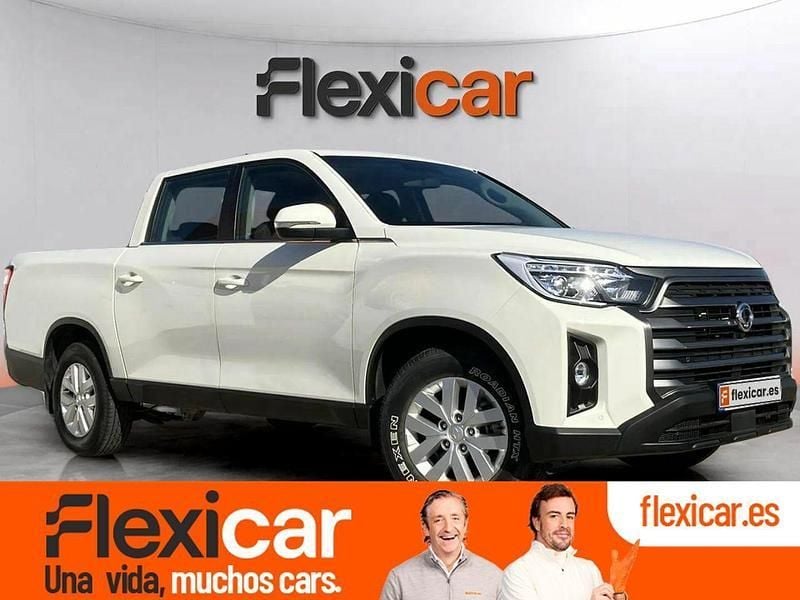 Blanco Usado 2023 Ssangyong Musso Recogida | 27.990 € - Imagen 1/4