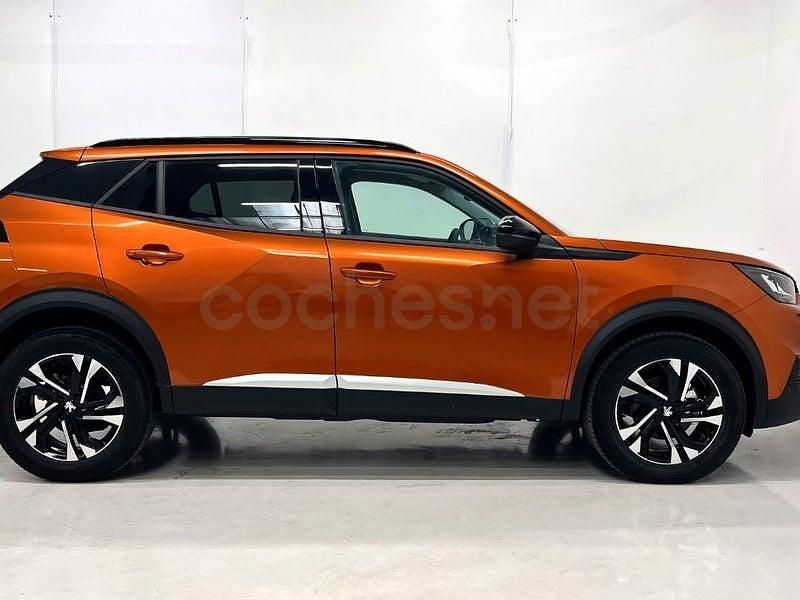 Usado Peugeot 2008 Allure 100 CV (73 kW) 2024 Naranja SUV