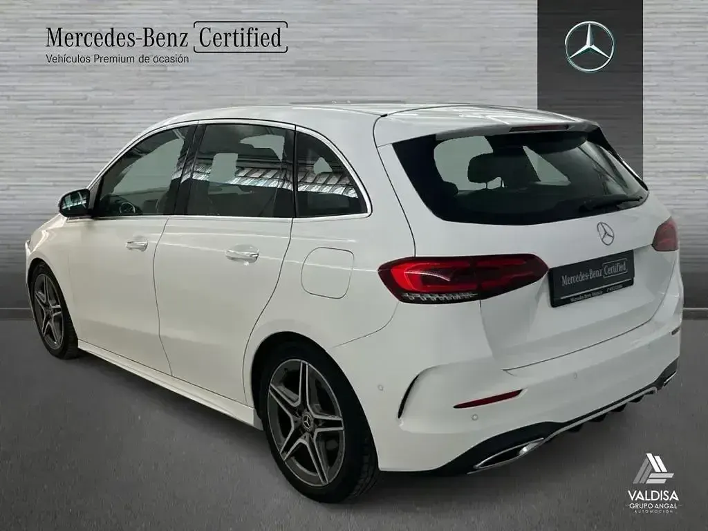 Usado Mercedes B200 AMG line 150 CV (110 kW) 2019 Blanco polar Utilitario