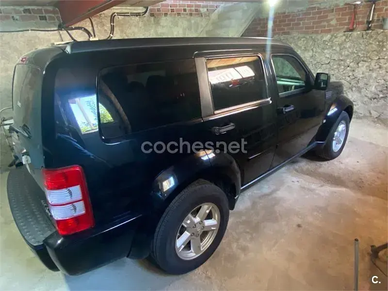 Usado Dodge Nitro SXT 177 CV (130 kW) 2007 Negro SUV