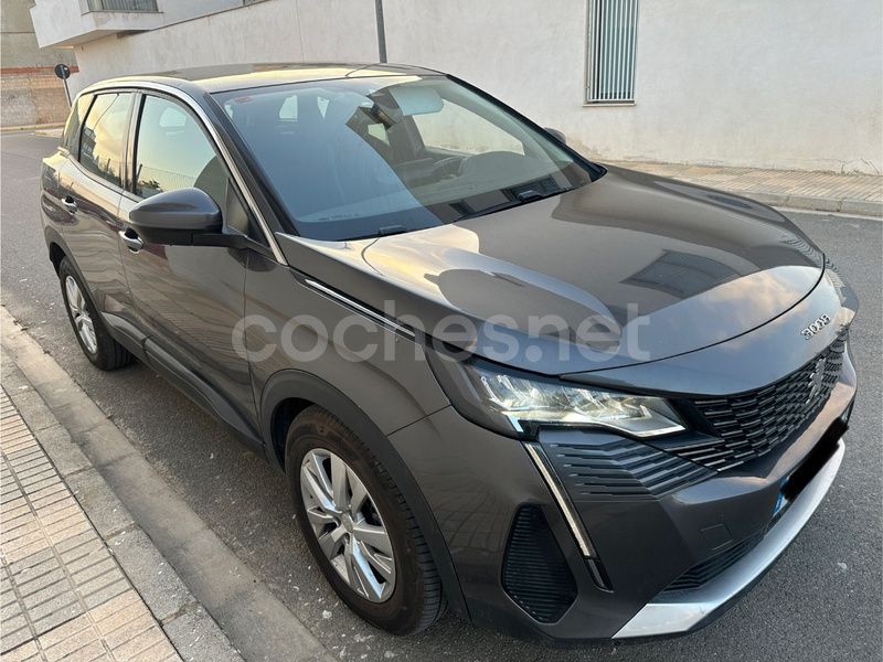 Usado Peugeot 3008 Allure 130 CV (95 kW) 2021 Gris / plata SUV