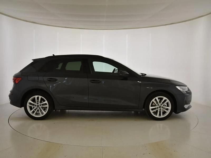 Usado Audi A3 Sportback e-tron 204 CV (150 kW) 2025 Gris/plata Utilitario