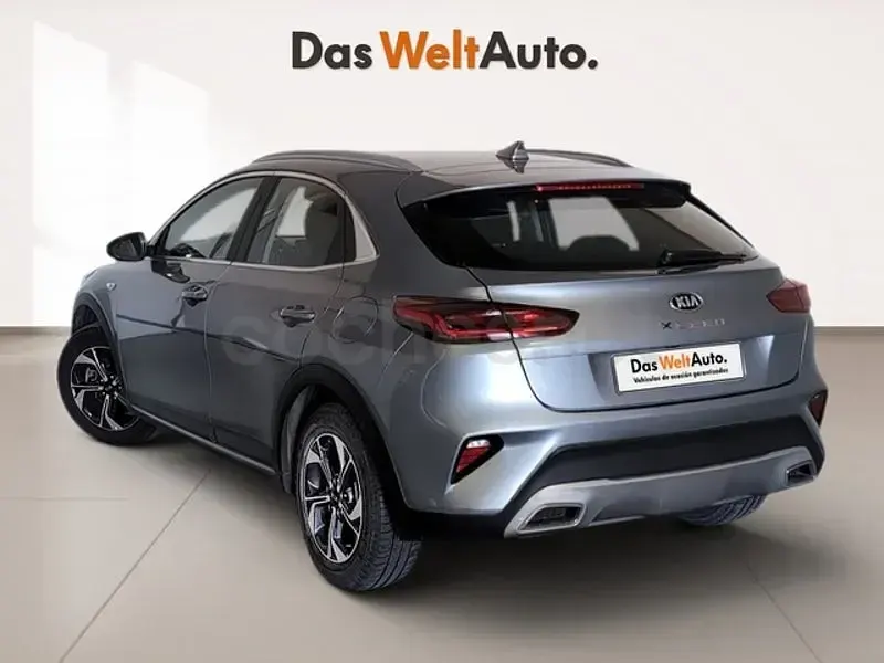 Usado Kia XCeed 115 CV (84 kW) 2019 Gris / plata SUV