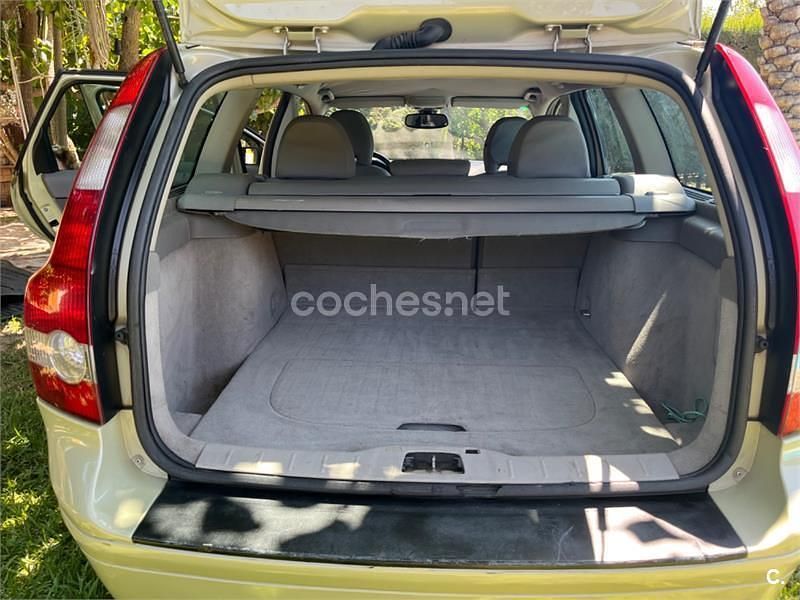 Verde Usado 2004 Volvo V50 Momentum Familiar | 3600 € (Precio justo) - Imagen 1/4