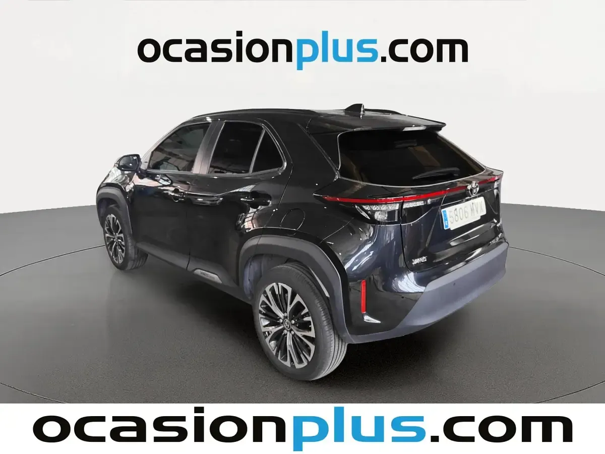 Usado Toyota Yaris Cross Style 116 CV (85 kW) 2024 Negro SUV