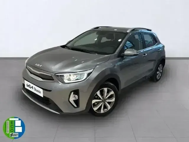 Usado Kia Stonic 101 CV (74 kW) 2024 Gris SUV