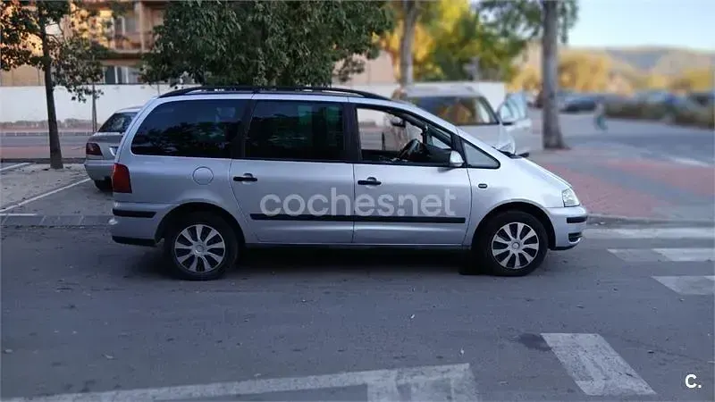 Usado VW Sharan Comfortline 115 CV (84 kW) 2005 Gris / plata Monovolumen