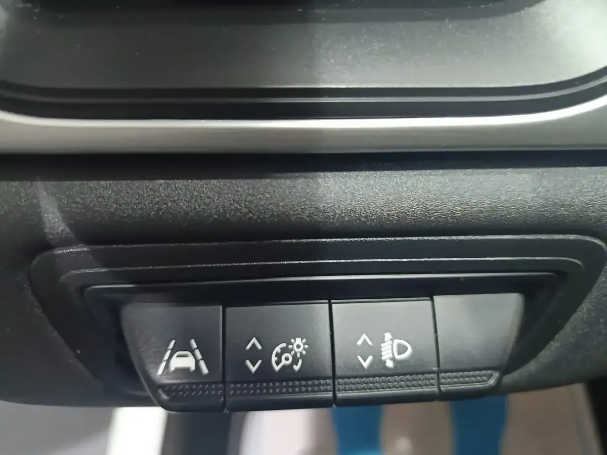 Usado Renault Captur Intens 90 CV (66 kW) 2021 Blanco SUV