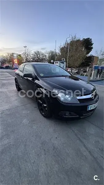 Usado Opel Astra GTC Enjoy 100 CV (73 kW) 2007 Negro Berlina