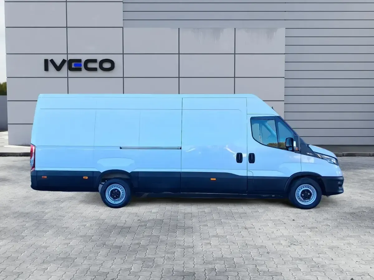 Usado Iveco Daily 156 CV (114 kW) 2023 Blanco Van