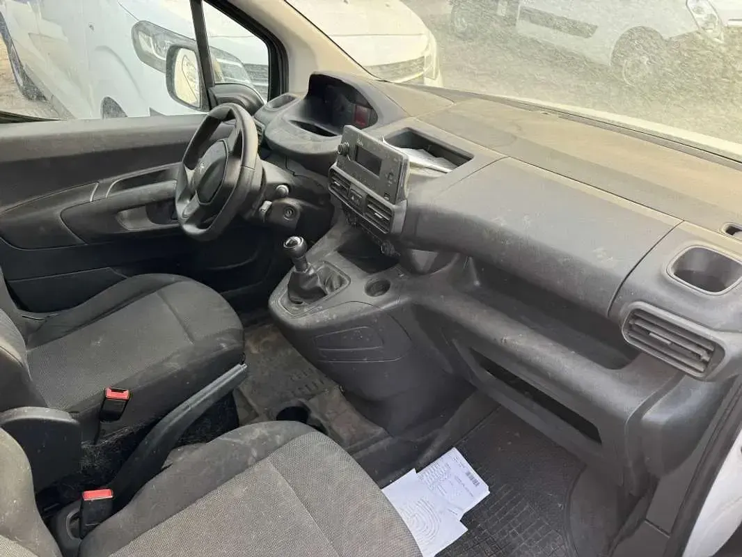 Usado Peugeot Partner Premium 102 CV (75 kW) 2021 Blanco Monovolumen