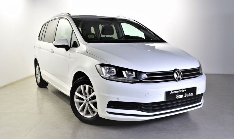Usado VW Touran Advance 115 CV (84 kW) 2017 Blanco Monovolumen