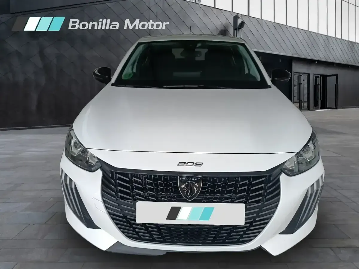 Usado Peugeot 208 Active 100 CV (73 kW) 2024 Blanco Utilitario