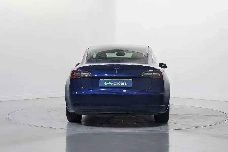 Käytetty Tesla Model 3 Standard Range 239 kW (325 HP) 2019 Sininen Sedan