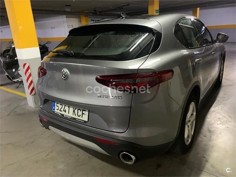 Usado Alfa Romeo Stelvio Super 180 CV (132 kW) 2017 Gris / plata SUV