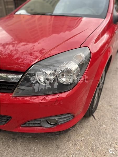 Usado Opel Astra GTC 110 CV (80 kW) 2010 Rojo Berlina