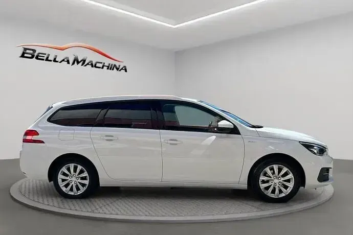 Usado Peugeot 308 SW Style 131 CV (96 kW) 2020 Blanco Familiar