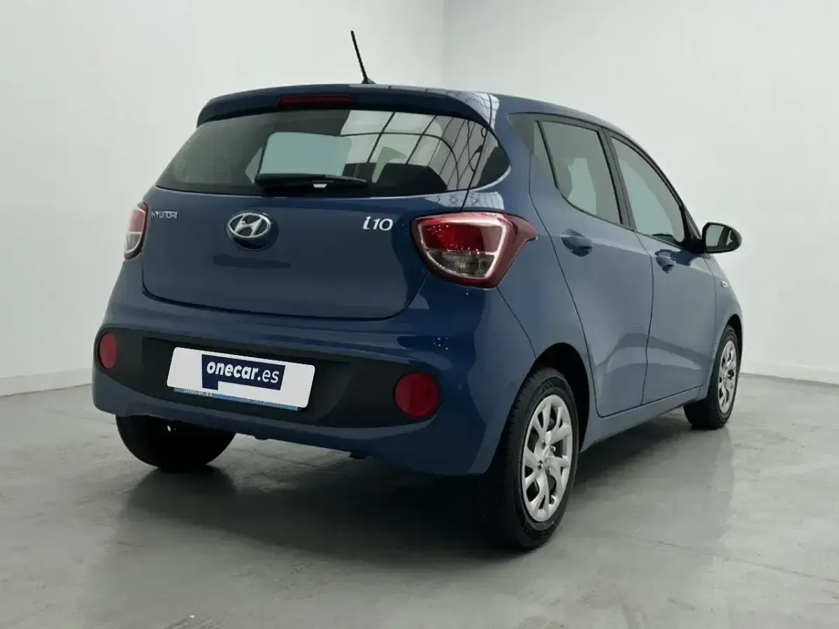 Usado Hyundai i10 67 CV (49 kW) 2018 Azul Utilitario