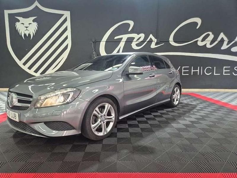 Usado Mercedes A200 136 CV (100 kW) 2015 Gris Utilitario