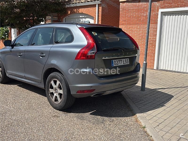 Usado Volvo XC60 Momentum 181 CV (133 kW) 2015 Gris / plata SUV