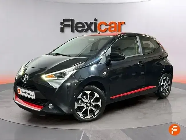 Begagnad Toyota Aygo X-play 72 HK (52 kW) 2022 Vit