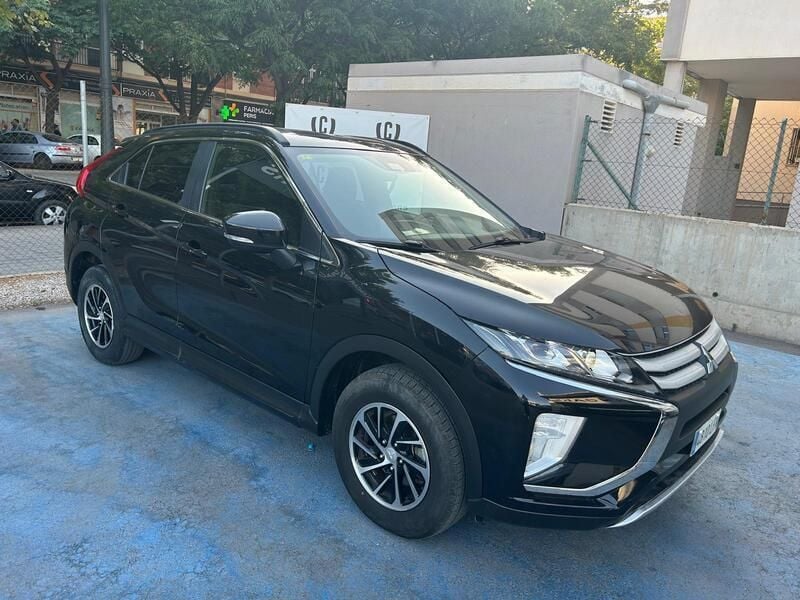 Negro Usado 2020 Mitsubishi Eclipse Cross Edition SUV | 18.900 € (Precio justo) - Imagen 1/4