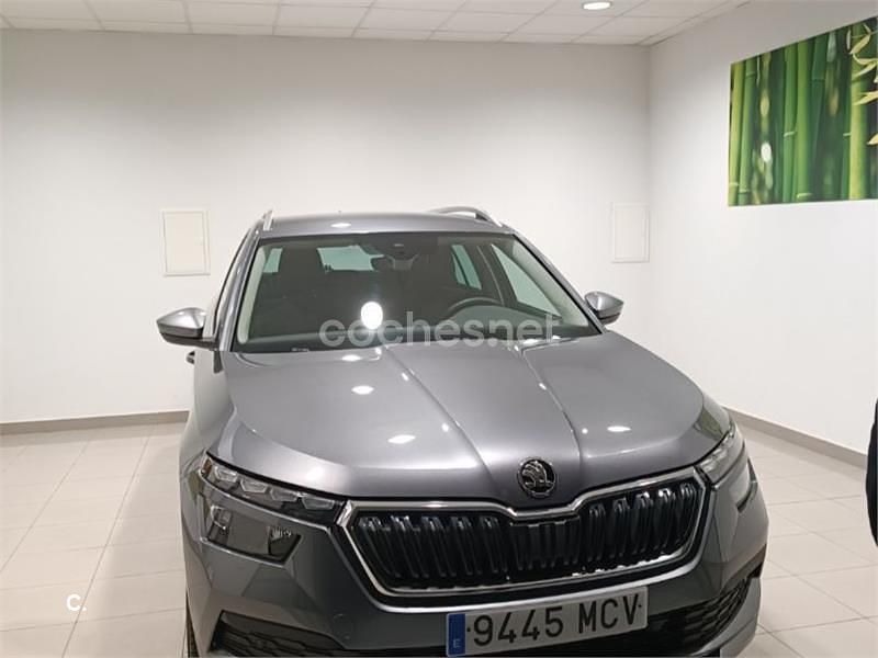 Gris / plata Usado 2022 Skoda Kamiq Ambition SUV | 18.800 € (Precio justo) - Imagen 1/4