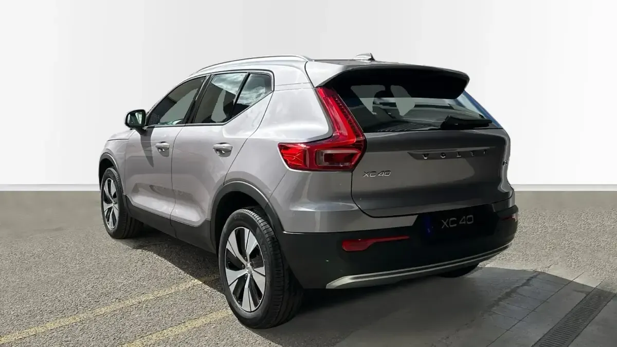 Uusi Volvo XC40 Core 163 HP (119 kW) 2026 Otro Katumaasturi