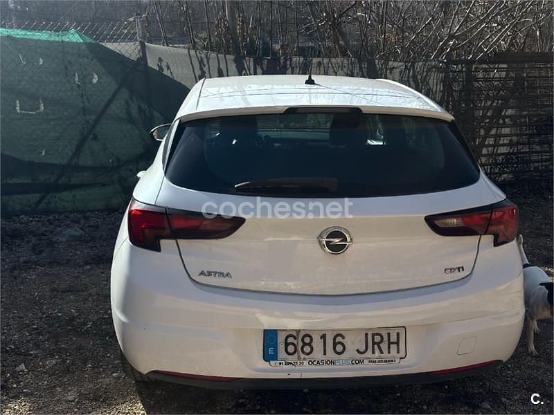 Blanco Usado 2016 Opel Astra Selective Berlina | 5700 € (Super precio) - Imagen 1/4