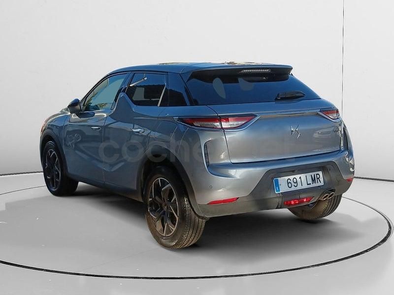 Usado DS Automobiles DS3 Crossback So Chic 130 CV (95 kW) 2021 Gris / plata SUV