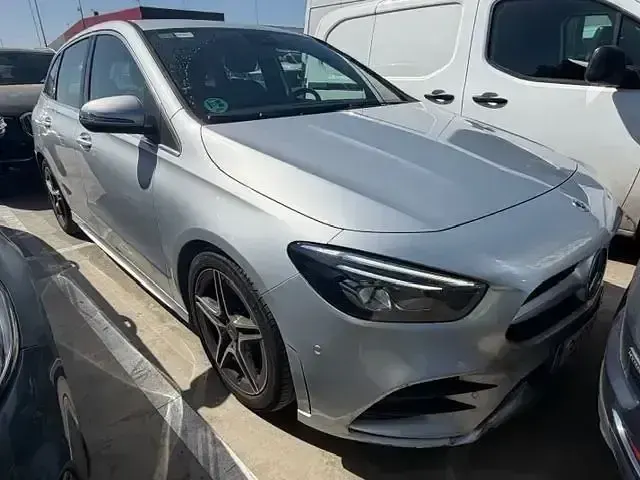 Usado Mercedes B180 116 CV (85 kW) 2022 Gris Monovolumen